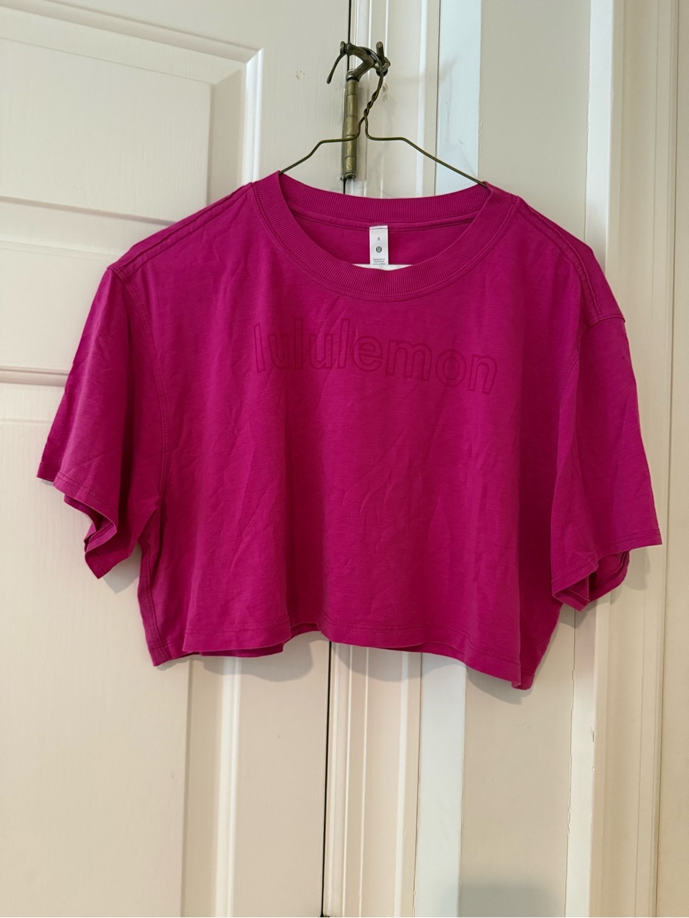 LULULEMON CROP TEE SIZE 6